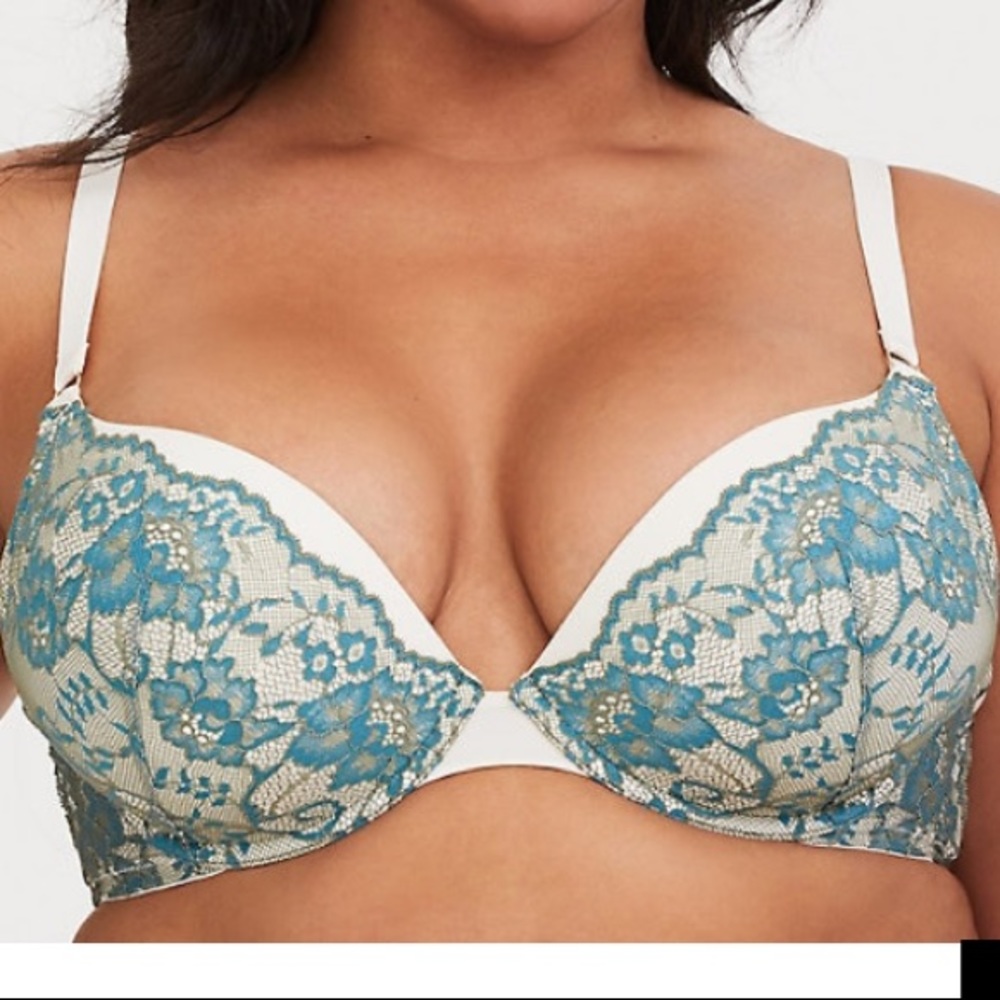 TORRID Blue & green lace white bra 💚💙like new!